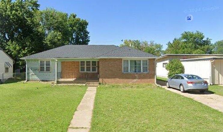 1st image of 823 Russell Ave