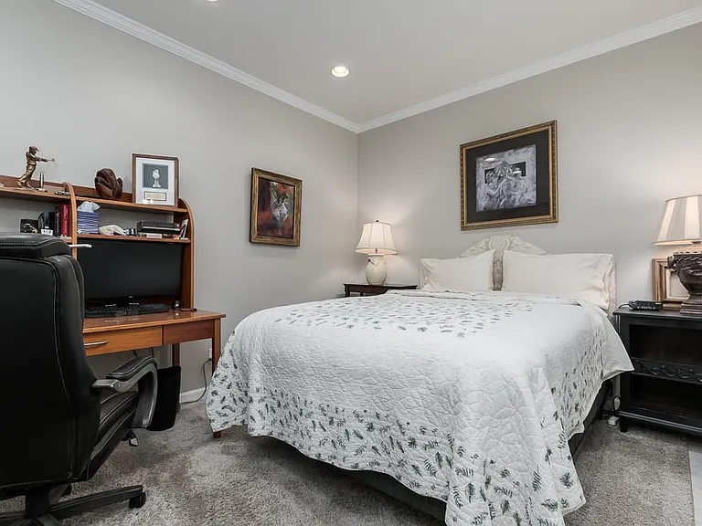 2537 Oglethorpe Cir NE — Photo 23