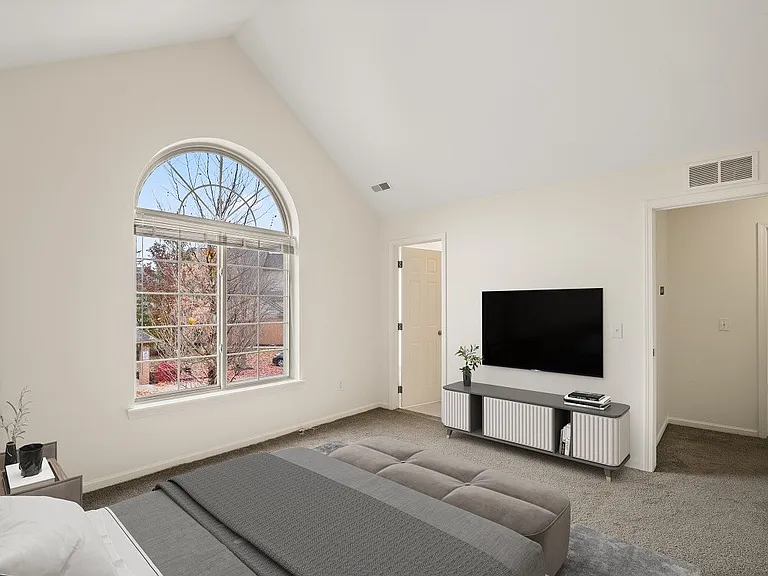 Central Park Estates — Photo 20