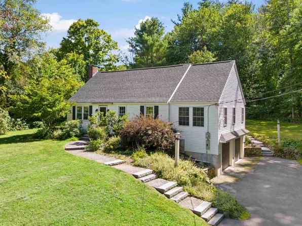 11 Lesnyk Road, Goffstown, NH 03045