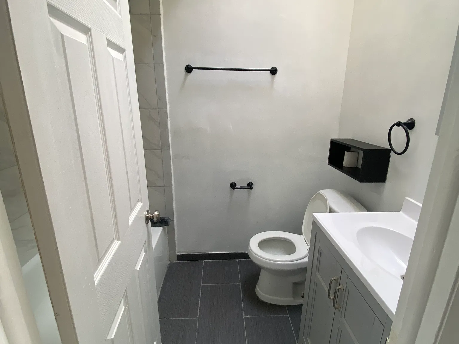 2638 Daphne Rd — Photo 4