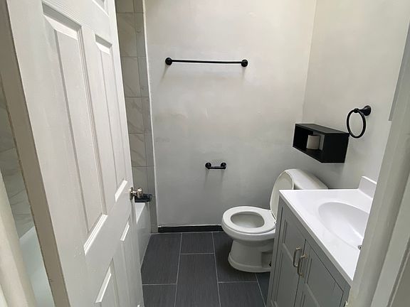 4th image of 2638 Daphne Rd Floor 2