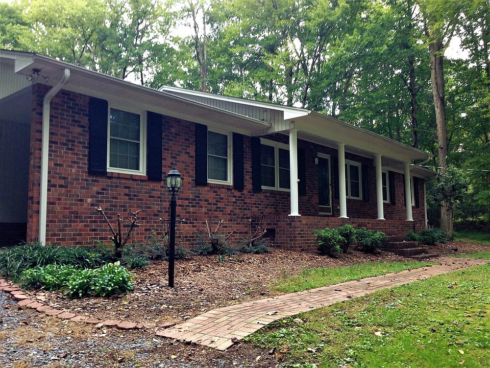 1st image of 4453 Friendly Ln