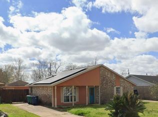 252 Bastrop St, Angleton, TX 77515