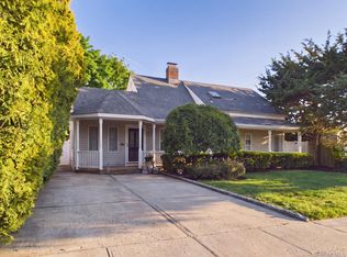 6 Snowbird Lane, Levittown, NY 11756