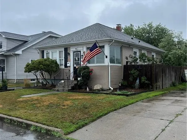 54 Clarner St, Pawtucket, RI 02861