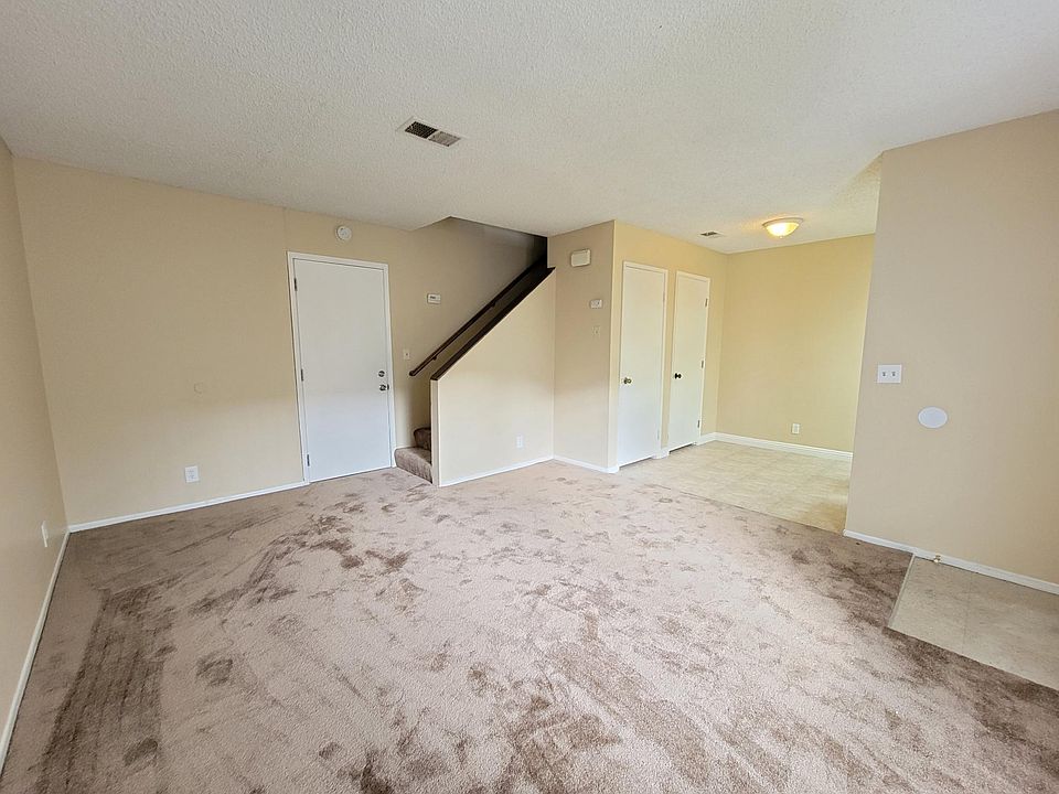 1st image of 3160 Vineland Ave APT 9