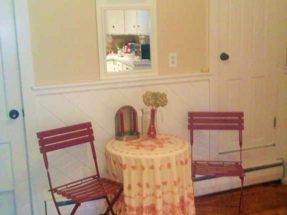 Breakfast nook in kitchen 