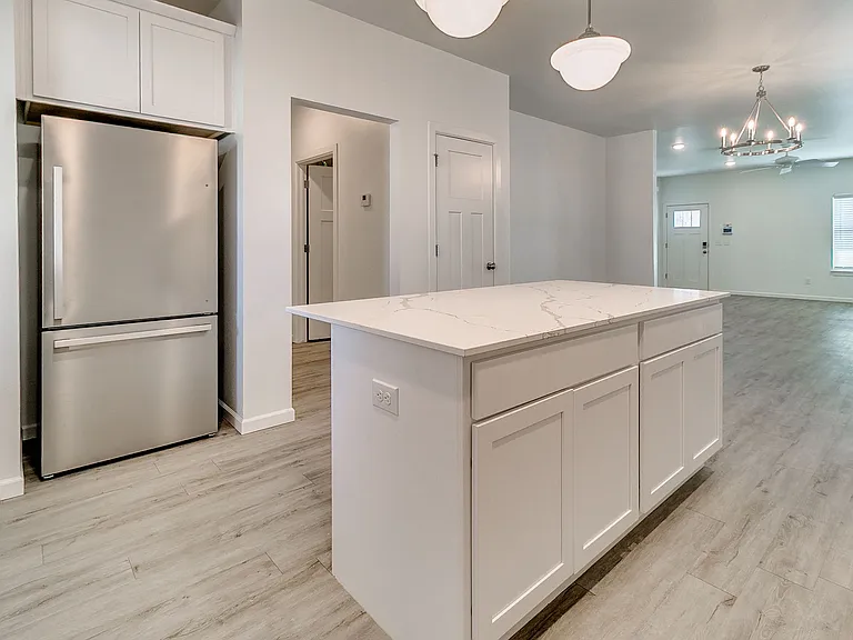 1425 E Park Pl — Photo 10
