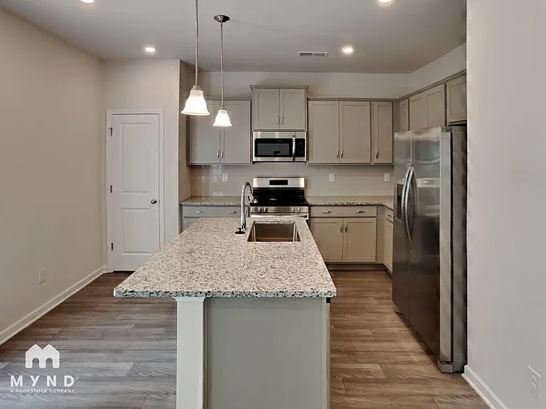 7130 Amberhouse Dr — Photo 3