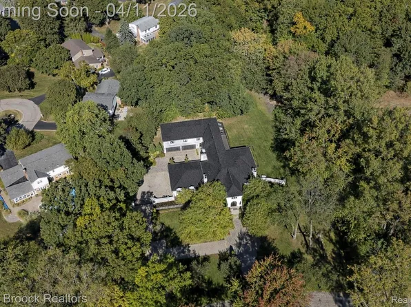 5190 Clarendon Crest St, Bloomfield Hills, MI 48302