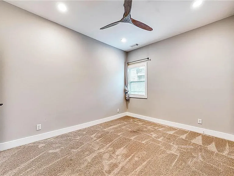 1130 Larosa Ter SW — Photo 14