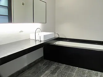 Sold by Manhattan Network Inc.