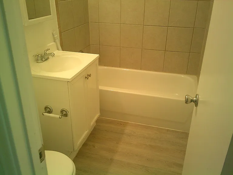 1155 NW Ozmun Ave — Photo 6