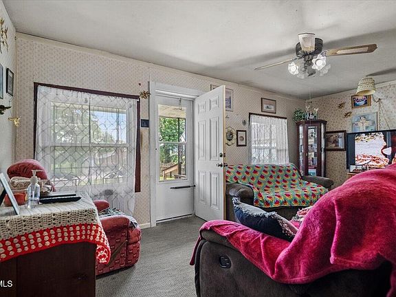 3rd image of 2225 Randolph St