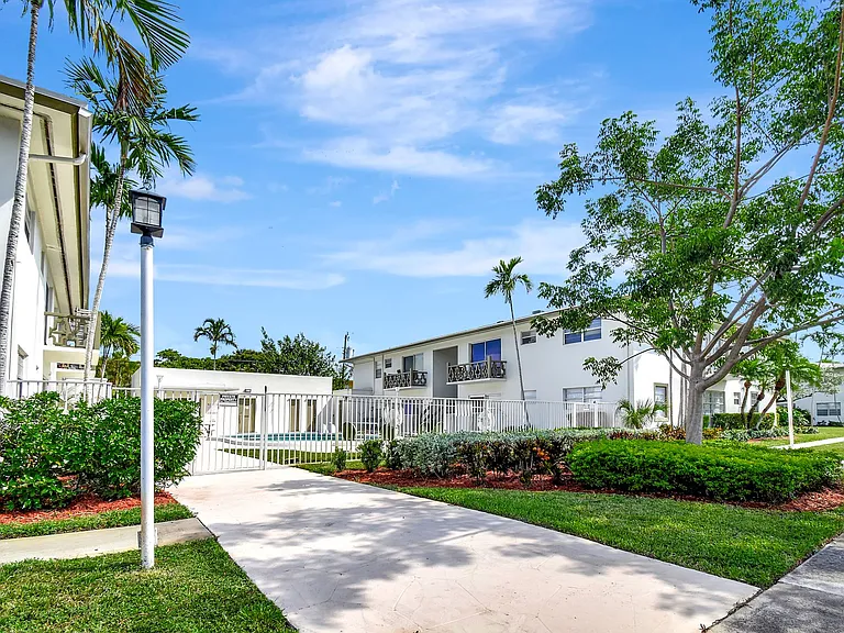 Eden House - 3601 Van Buren St Hollywood, FL 33021 — Photo 10