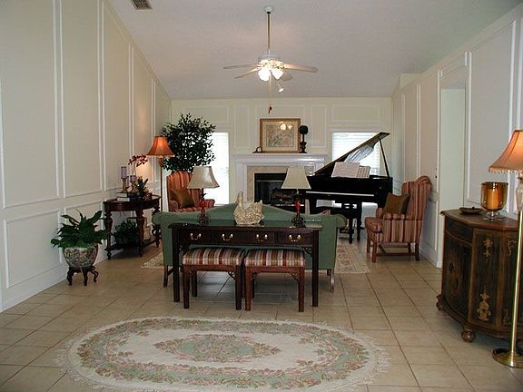 Grand Gathering Room w/Fireplace