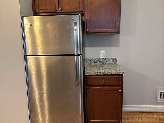5th image of 1014 Beaconsfield Ave