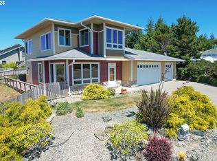 1192 Nautical Ln, Coos Bay, OR