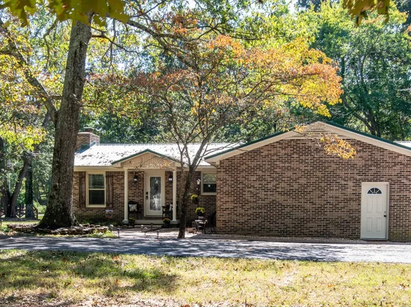 288 Stewart Ln, Estill Springs, TN 37330