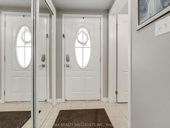 5th image of 22 Apple Valley Way