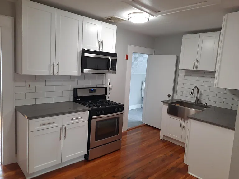177-179 Davenport Ave #2 — Photo 13