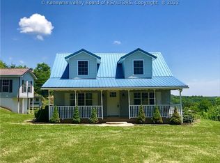 1099 Signal Rd, Culloden, WV 25510