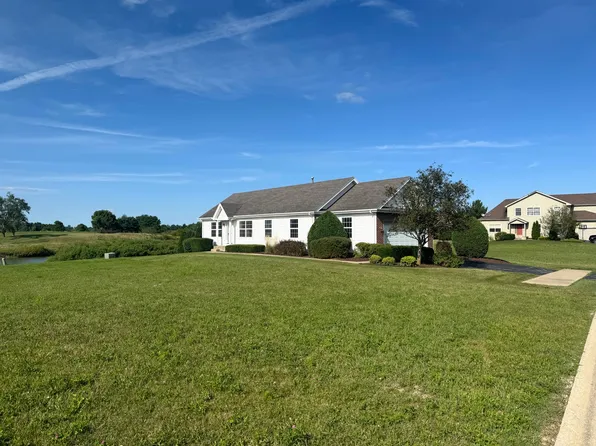 346 Sunset Blvd, Beecher, IL 60401