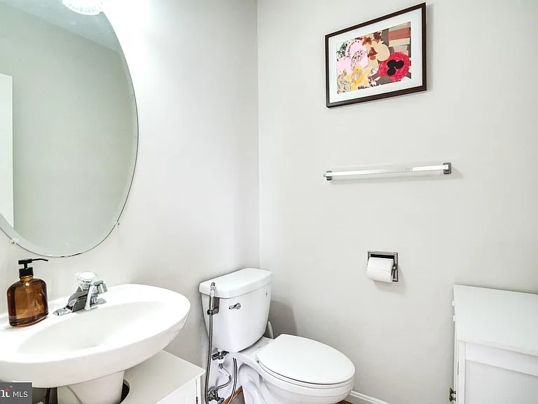 7372 Ardglass Dr — Photo 16