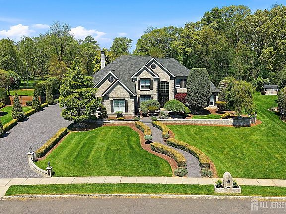 2nd image of 113 Country View Dr