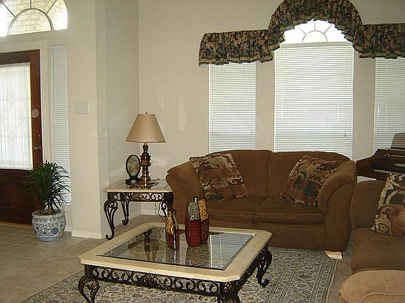Formal  living