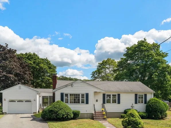 7 Eugley Park W, North Reading, MA 01864