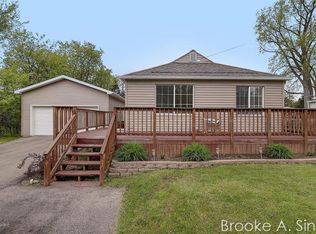 2517 Dean Lake Ave NE, Grand Rapids, MI 49505