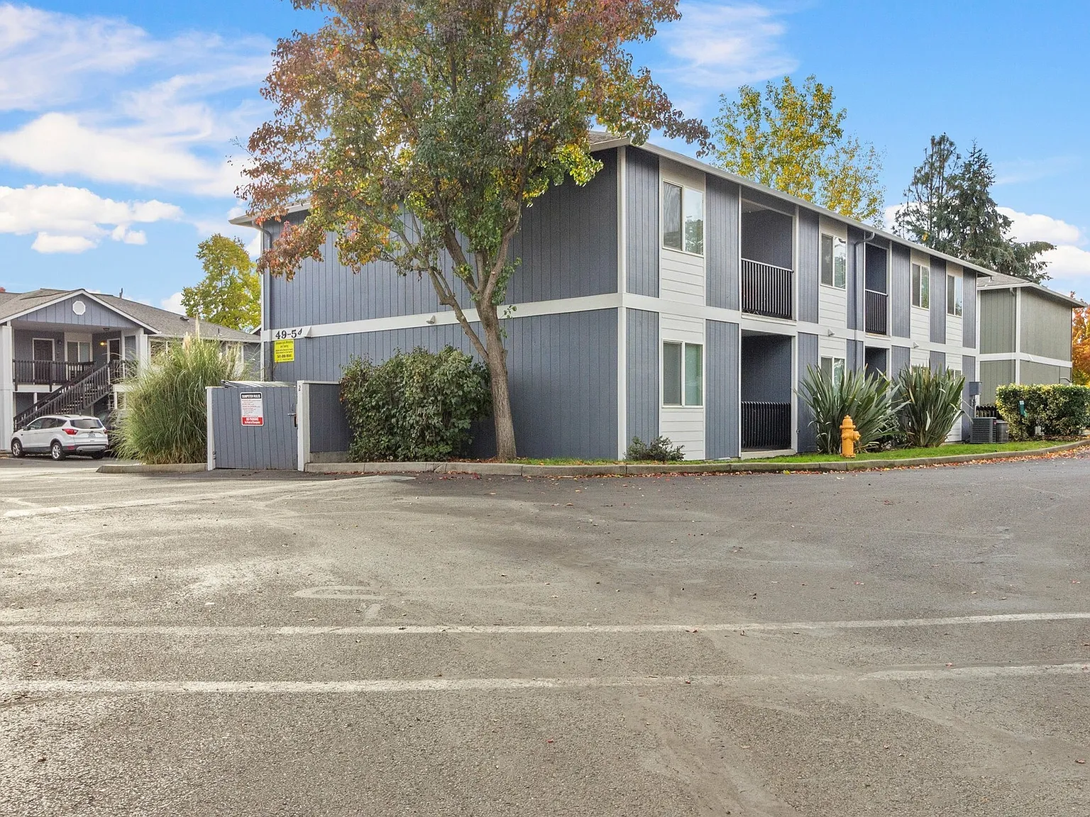 Brentwood Village — Photo 3