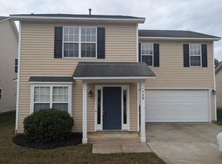 729 Raindrops Rd, Gastonia, NC 28054