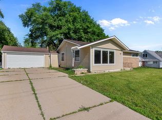 2965 N 124th St, Brookfield, WI 53005
