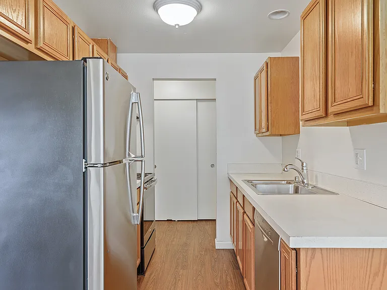 2511 Howard Ave #21 — Photo 8