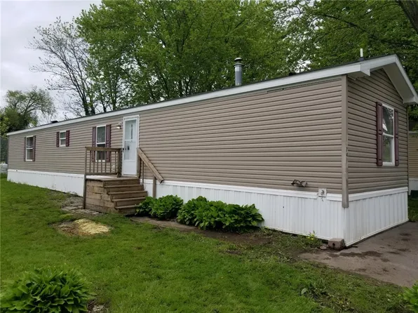 129 Saltonstall St #74, Canandaigua, NY 14424