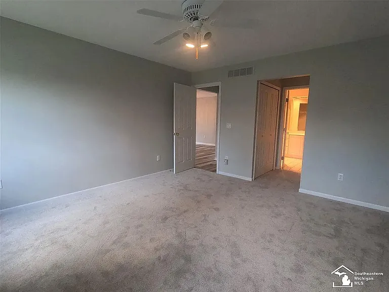 304 Meadowlands Ct #304 — Photo 15