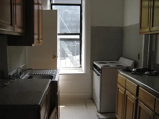 Rented by MCR Realty | media 1