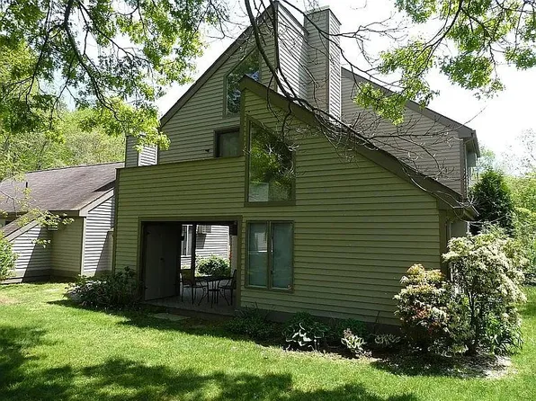 17 Yankee Glen Rd #D, Madison, CT 06443