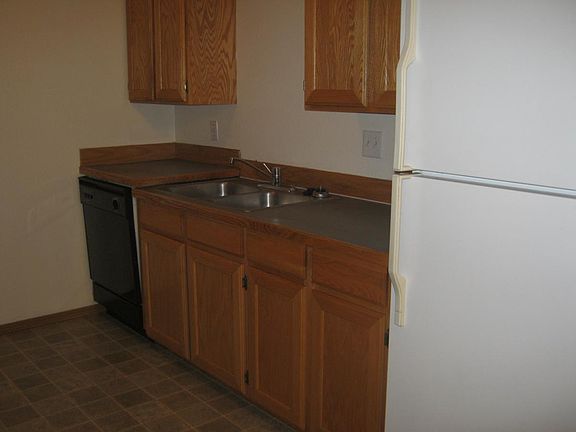 3rd image of 705 N Jefferson St APT 116
