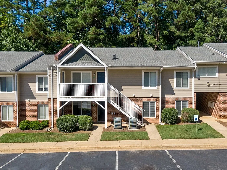 Cary Pines Apartments — Photo 35
