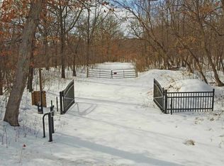 10060 S 6th St, Almond, WI 54909