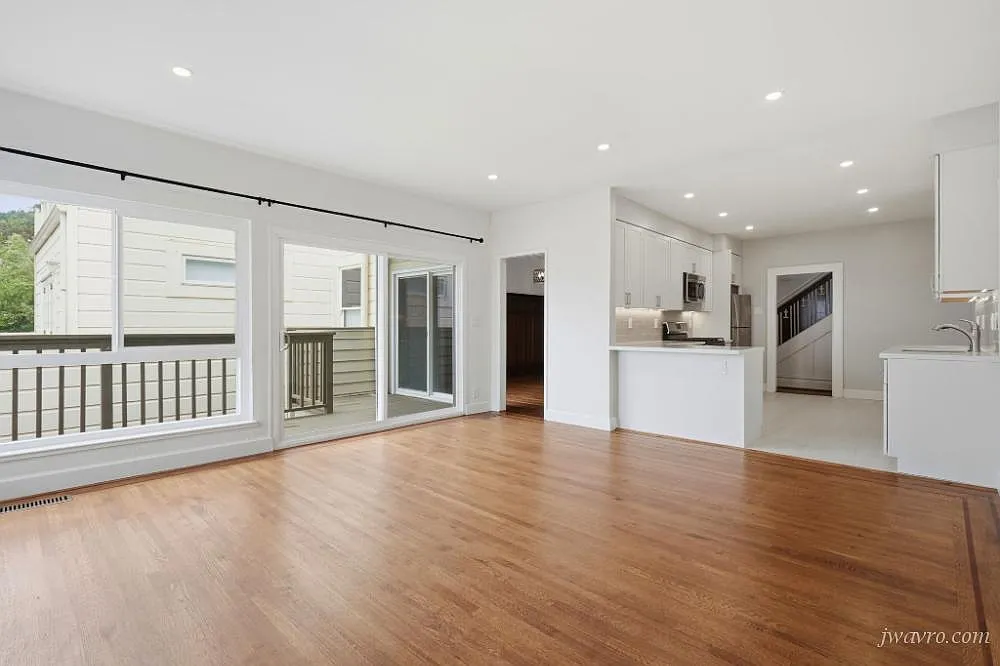 Remodeled Spacious Sunset Home w/ Yard! Must See! — Photo 4