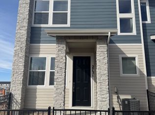 2731 Bear Springs Cir, Longmont, CO 80503