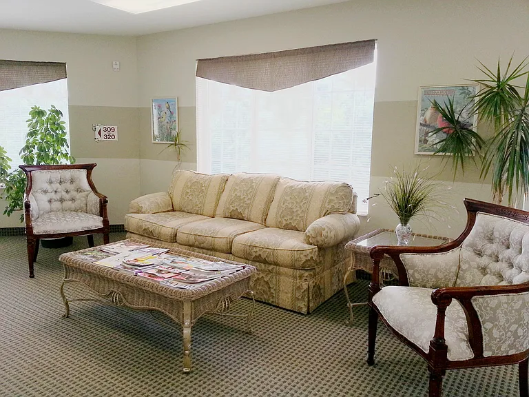 Meridian Stratford Place Senior 55+ Apartments — Photo 19