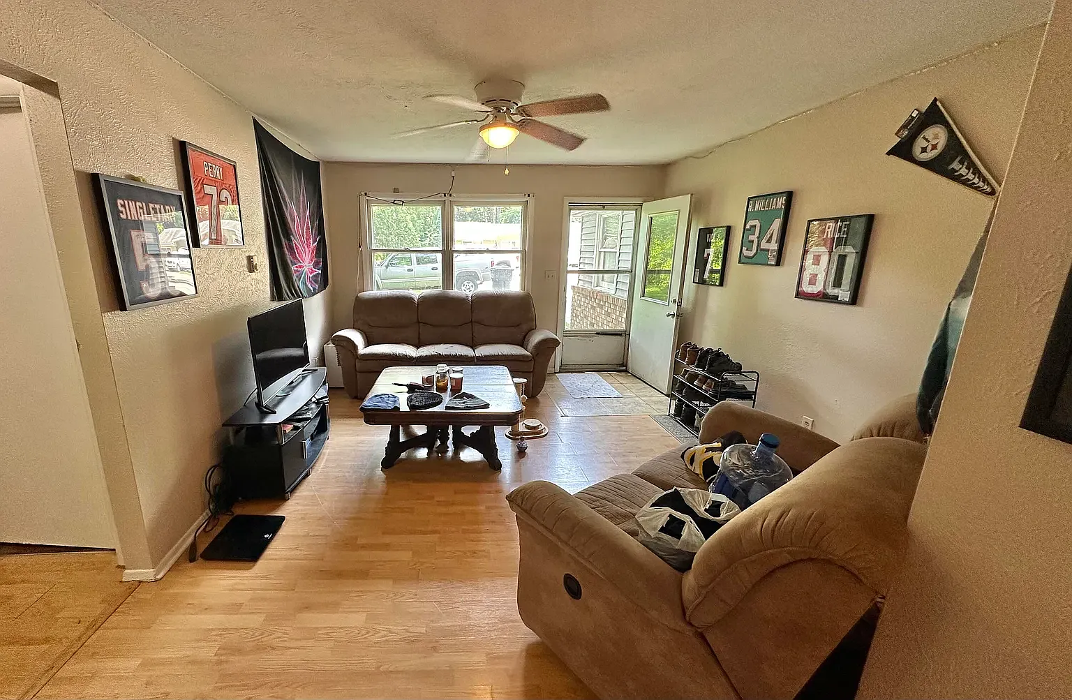 3 bed, 1.5 bath, 1034 sqft, $1,450 — Photo 3