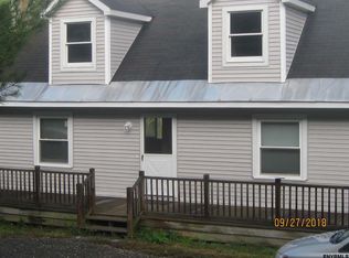 1405 Tamarac Rd, Troy, NY 12180