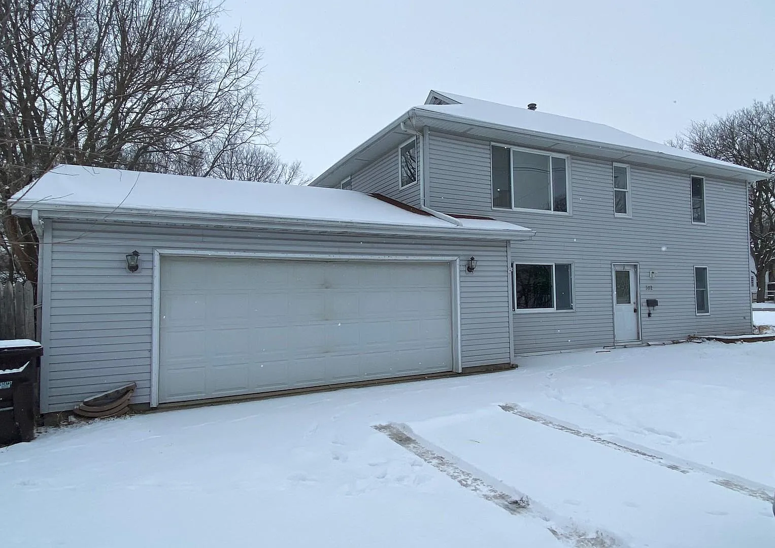 302 W Grove Ave photo 1